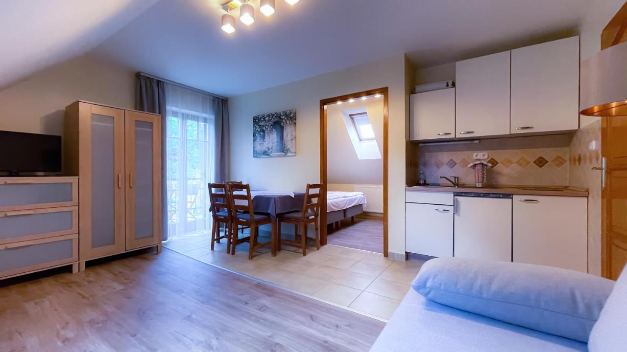 Ozkut Apartmanhaz Olmod Екстериор снимка