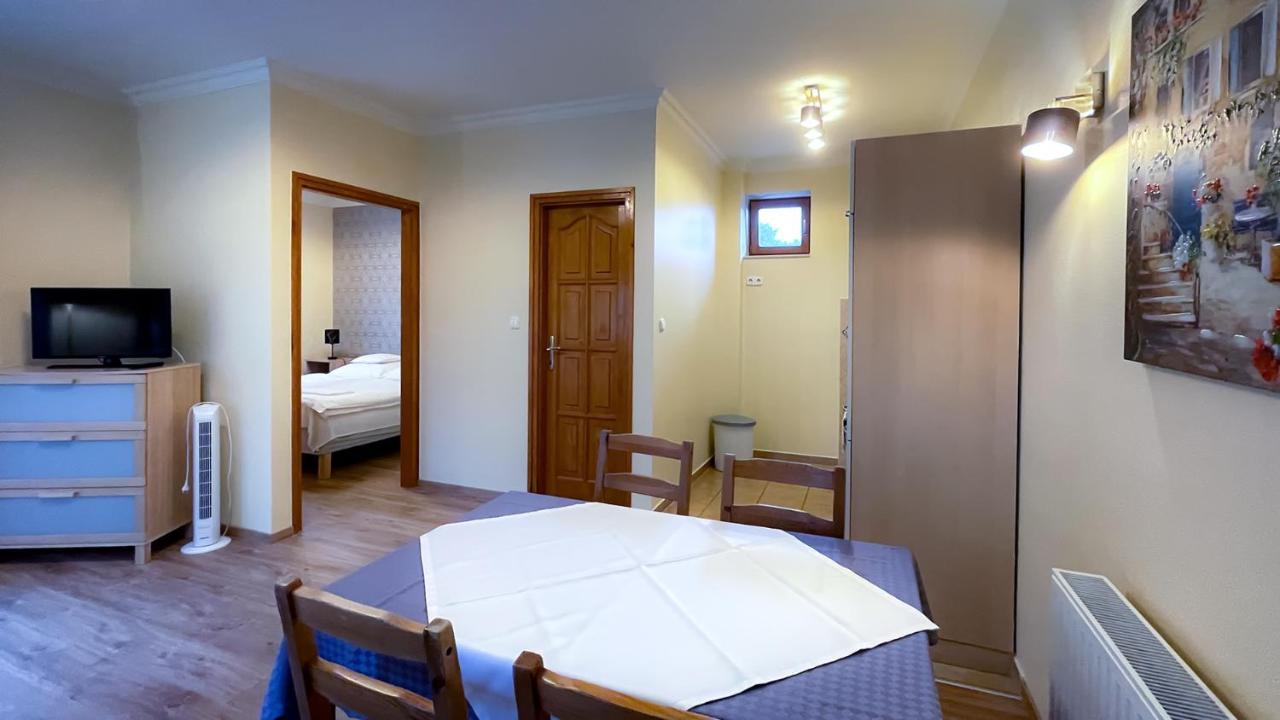 Ozkut Apartmanhaz Olmod Екстериор снимка