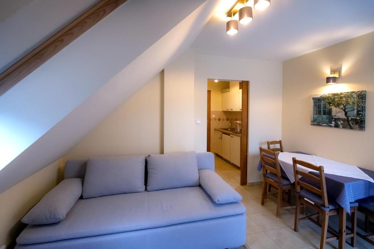 Ozkut Apartmanhaz Olmod Екстериор снимка