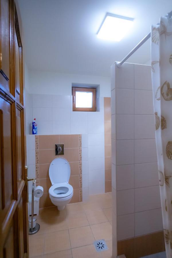 Ozkut Apartmanhaz Olmod Екстериор снимка